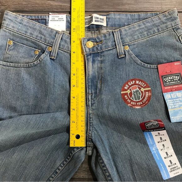 NWT Levi's Signature Womens Jeans Low Rise Boot Cut Light Wash Denim Size 8 M - Picture 9 of 15